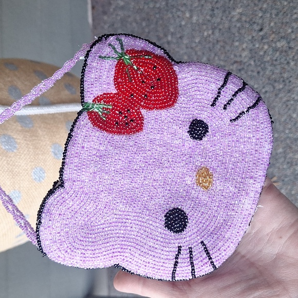 🍓 Hello Kitty strawberry beaded crossbody mini bag Sanrio - Picture 5 of 10